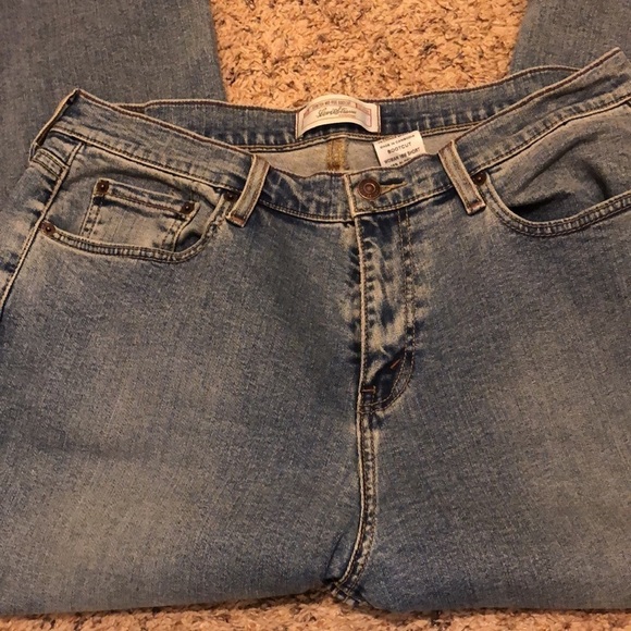 𝅺Woman’s Levi Strauss Signature Stretch Mid rise bootcut jeans size 16W Short - Picture 2 of 8
